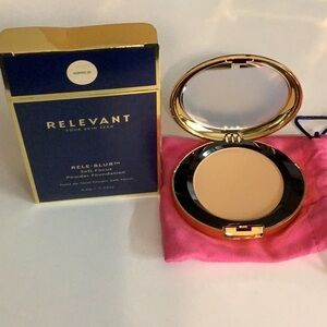 Relevant Inspire 22 Rele-Blur Soft Focus Powder Foundation New In Box